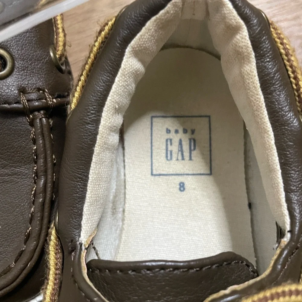 GAP Kids Moccasins in Brown and White